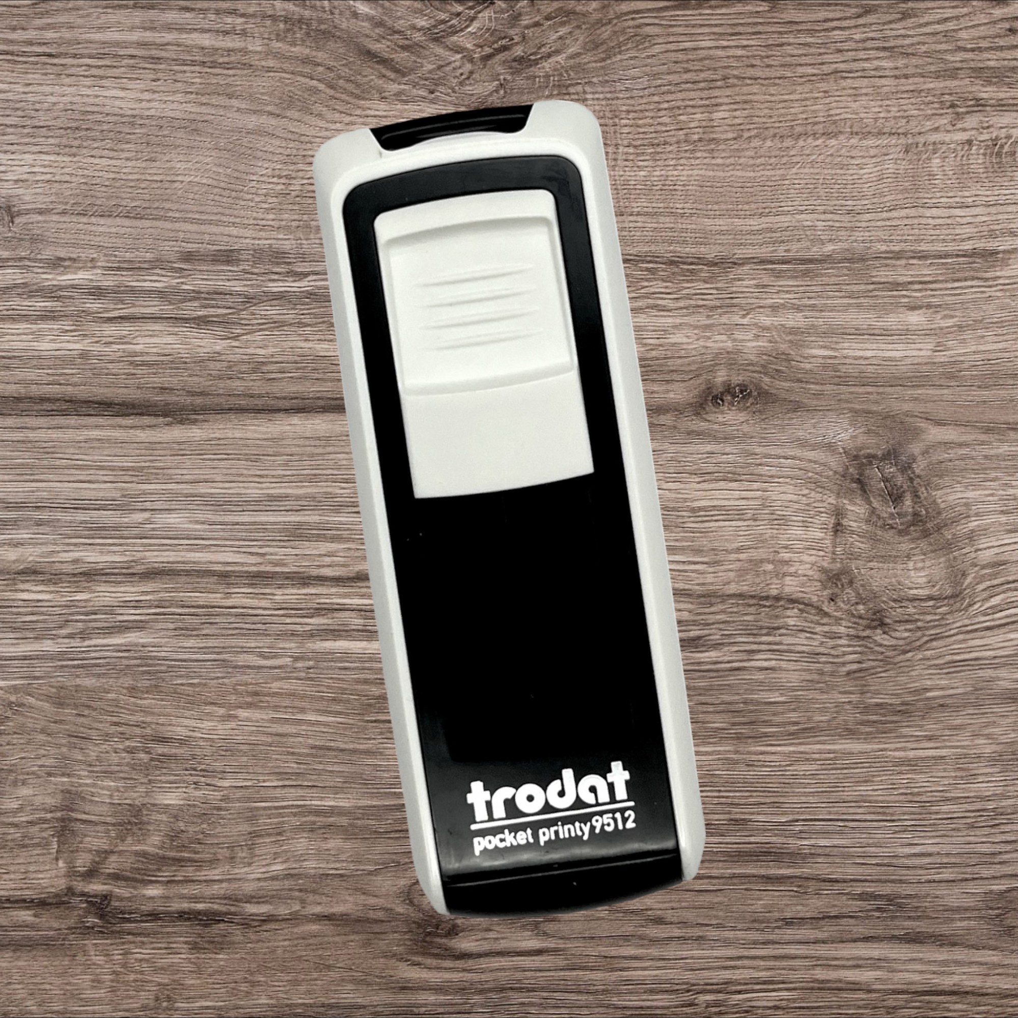 Trodat 9512 zsebbélyegző ( több színben )